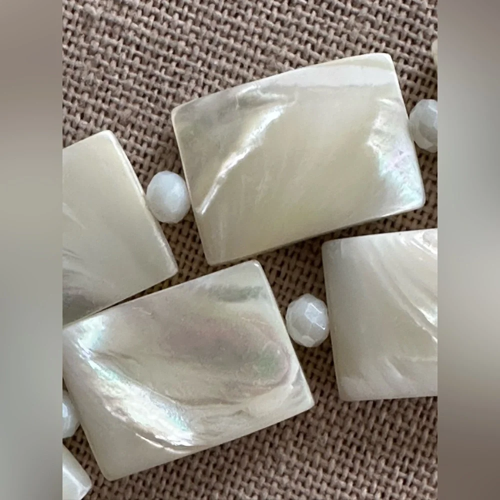 24 inch Mother of Pearl (MOP) bead Necklace NWOT - Picture 9 of 13